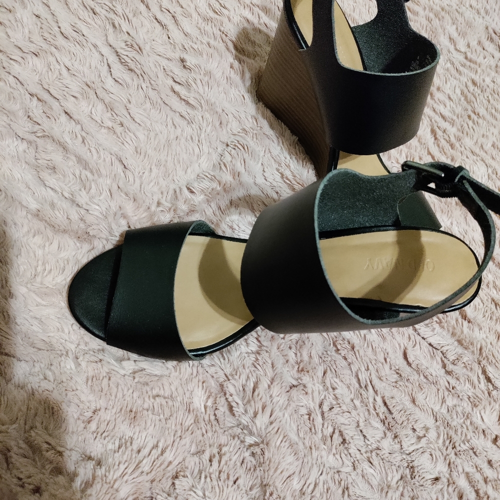 Old Navy Sandle Wedges - Picture 5 of 5